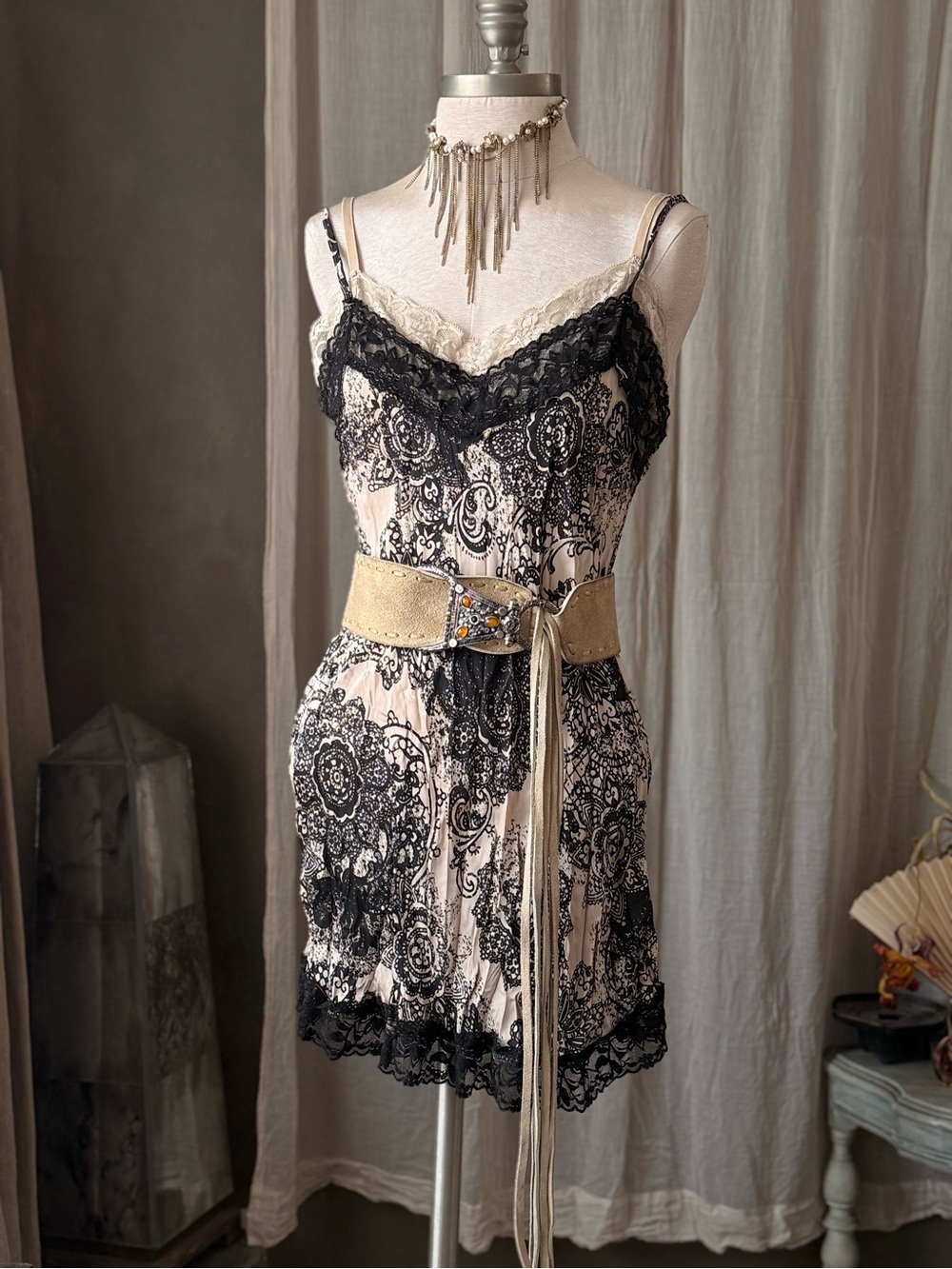 True Vintage Lace Trim Floral Slip Dress Black and Cream y2k 2000s whimsygoth
